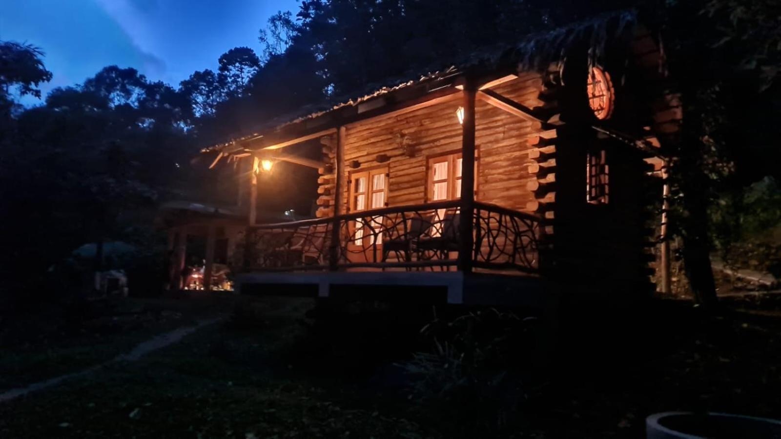 Aya Natural Udumbanshola Exterior photo